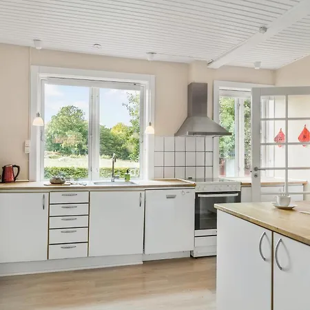 3 Bedroom Gorgeous In Aakirkeby 펜션