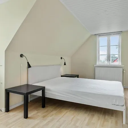 3 Bedroom Gorgeous In Aakirkeby 펜션 *