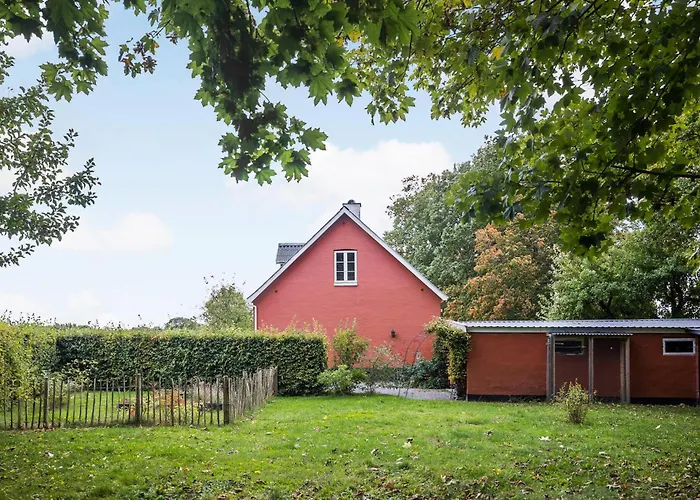 Casa vacanze 3 Bedroom Gorgeous In Aakirkeby Åkirkeby